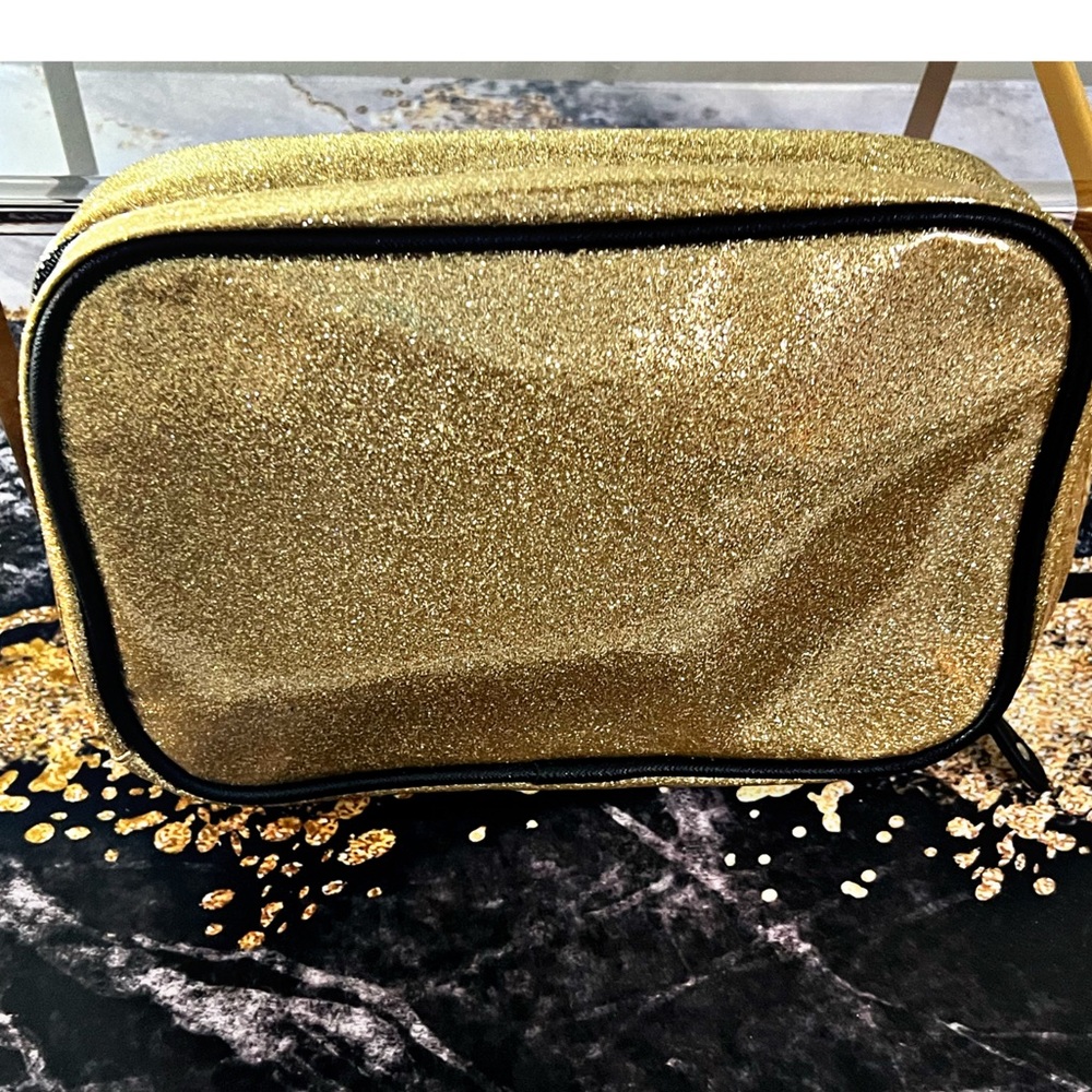 ZIP-UP COSMETICS BAG